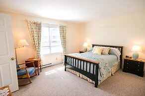 Bayview Pines Country Inn