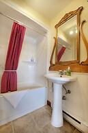 Bayview Pines Country Inn