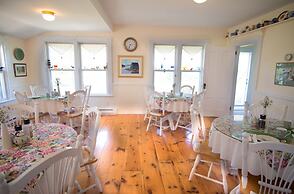 Bayview Pines Country Inn