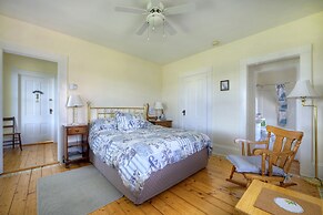 Bayview Pines Country Inn