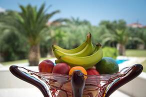 Leone Luxury Villas