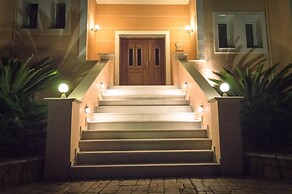 Leone Luxury Villas