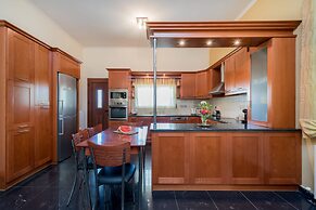 Leone Luxury Villas
