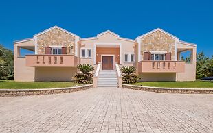 Leone Luxury Villas