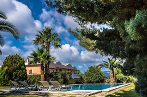 Leone Luxury Villas