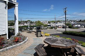 Cape Cod Harbor House Inn