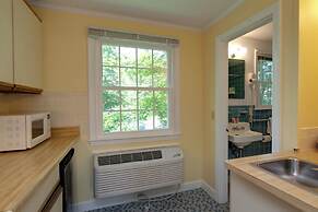 Cape Cod Harbor House Inn