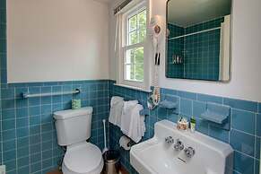 Cape Cod Harbor House Inn