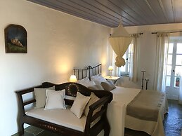 Niriedes Hotel