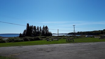 Atlantic View Motel and Cottages