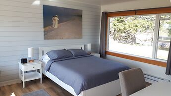 Atlantic View Motel and Cottages