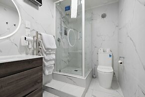 Lakeview Colonial Motel