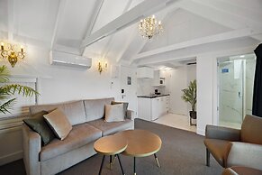 Lakeview Colonial Motel