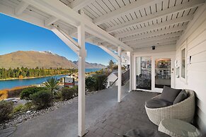 Lakeview Colonial Motel