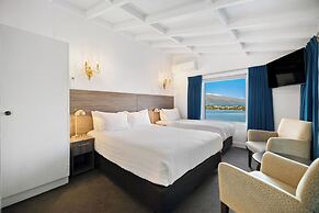 Lakeview Colonial Motel