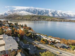 Lakeview Colonial Motel