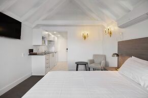 Lakeview Colonial Motel