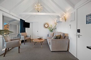 Lakeview Colonial Motel