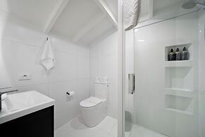 Lakeview Colonial Motel