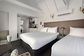 Lakeview Colonial Motel