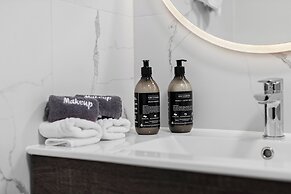 Lakeview Colonial Motel