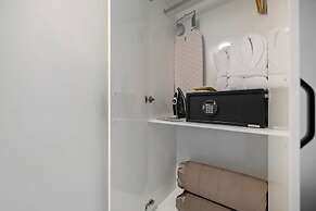 Lakeview Colonial Motel