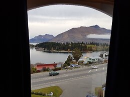 Lakeview Colonial Motel