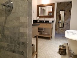 The Vagabond's House