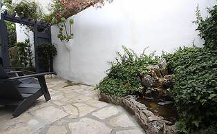 The Vagabond's House