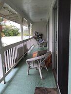 Lava Tree Tropic Inn