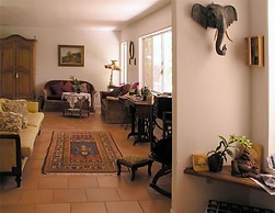 Lava Tree Tropic Inn