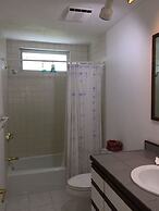 Lava Tree Tropic Inn