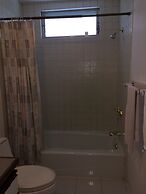 Lava Tree Tropic Inn