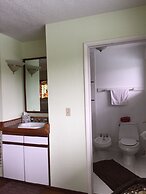 Lava Tree Tropic Inn