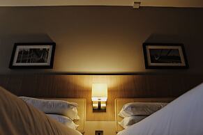Lancaster Hotel