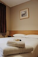 Lancaster Hotel
