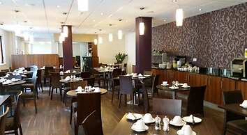 Lancaster Hotel