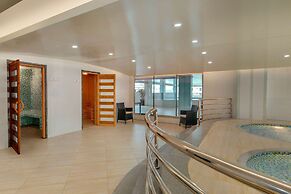 Ramada Hotel & Suites by Wyndham Amwaj Islands Manama