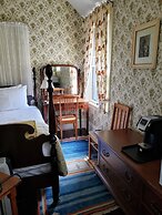 Moseley Cottage Inn & Town Motel