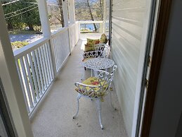 Crown House Bed & Breakfast