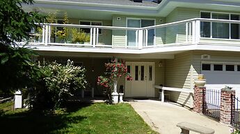 Crown House Bed & Breakfast