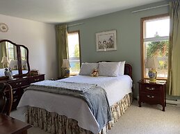 Crown House Bed & Breakfast