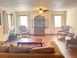Horseshoe Bay Lodge