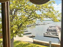Horseshoe Bay Lodge