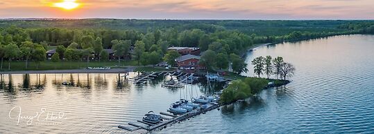 Horseshoe Bay Lodge