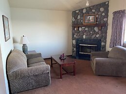Horseshoe Bay Lodge