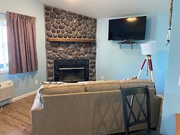 Horseshoe Bay Lodge