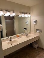 Horseshoe Bay Lodge