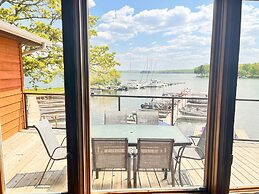 Horseshoe Bay Lodge