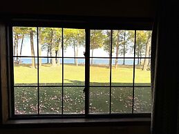 Horseshoe Bay Lodge